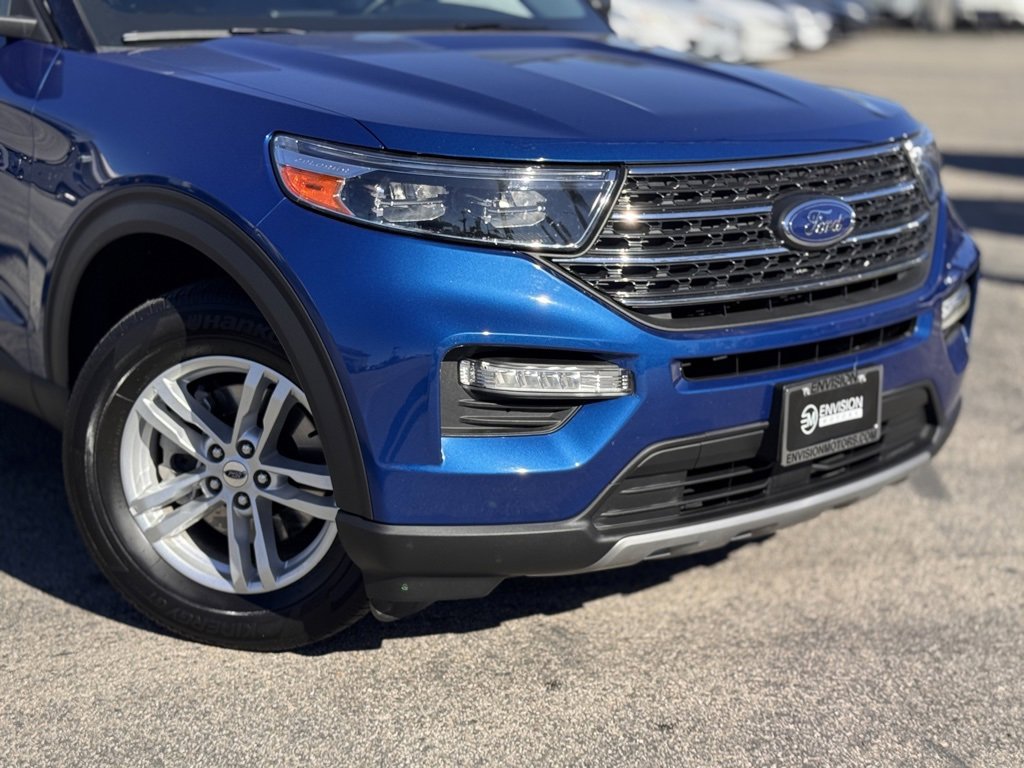 Certified 2022 Ford Explorer XLT w/ Equipment Group 202A image 3