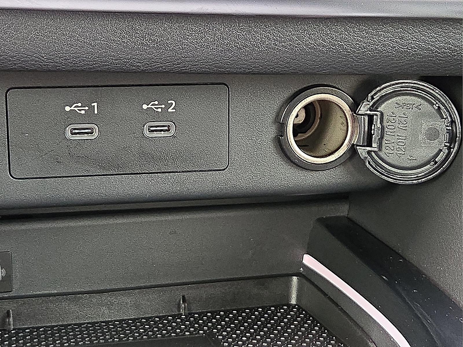 Used 2025 Nissan Rogue SL image 17