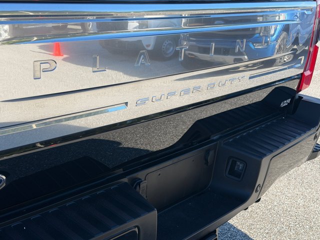 Certified 2025 Ford F450 Platinum w/ Platinum Plus Package AWD/4WD image 20