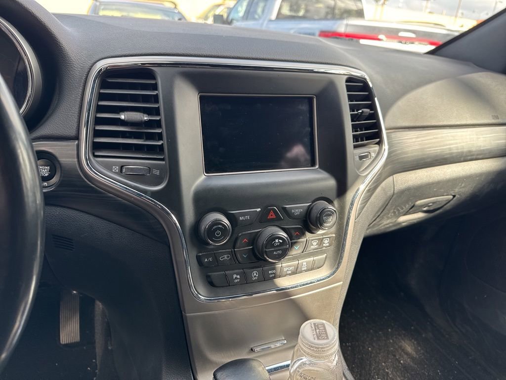 Used 2021 Jeep Grand Cherokee Laredo image 9