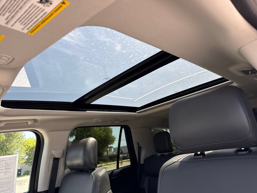 Certified 2025 Ford Expedition Active RWD image 9