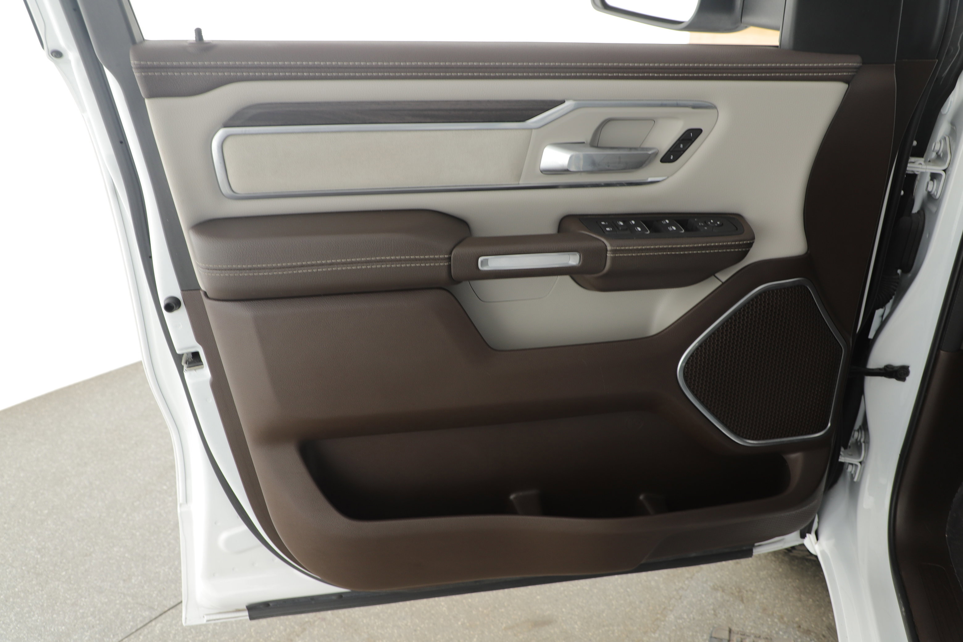 Used 2025 RAM 1500 Laramie w/ Laramie Southwest Edition image 11