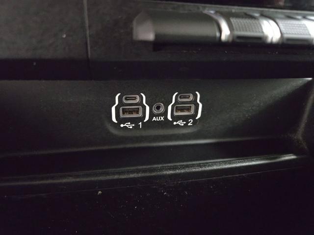 Used 2020 RAM 1500 Laramie AWD/4WD image 40