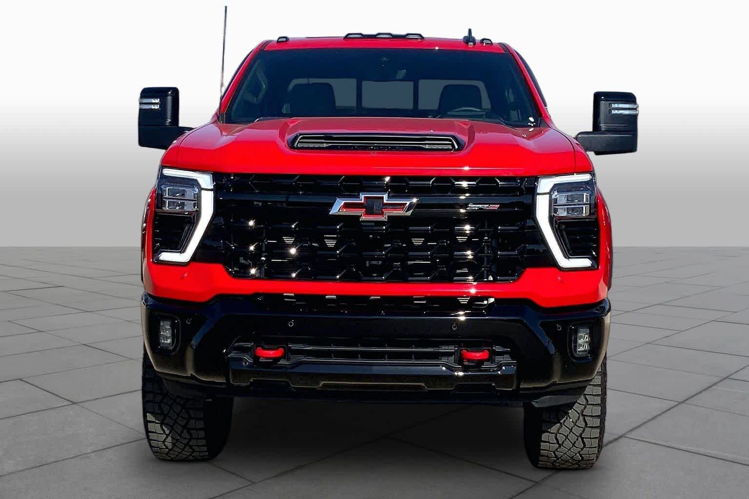 Used 2025 Chevrolet Silverado 2500 ZR2 w/ Technology Package AWD/4WD image 4