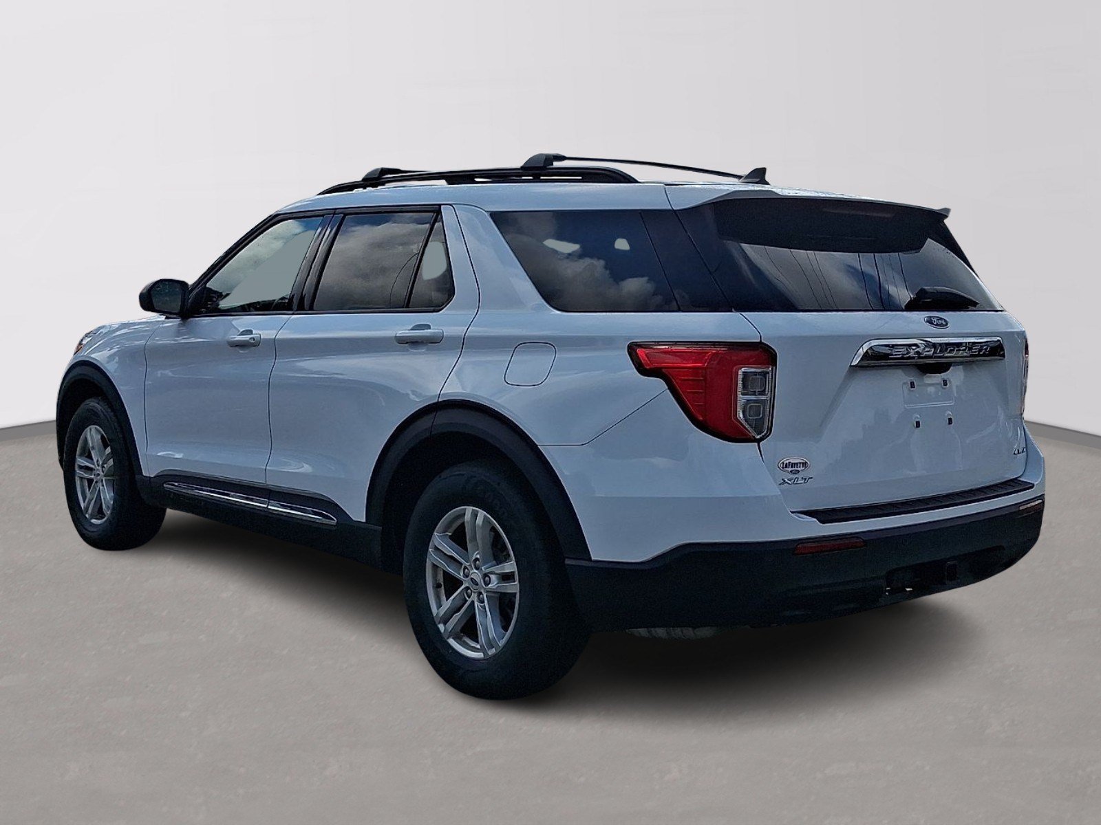 Certified 2021 Ford Explorer XLT w/ Class III Trailer Tow Package AWD/4WD image 4