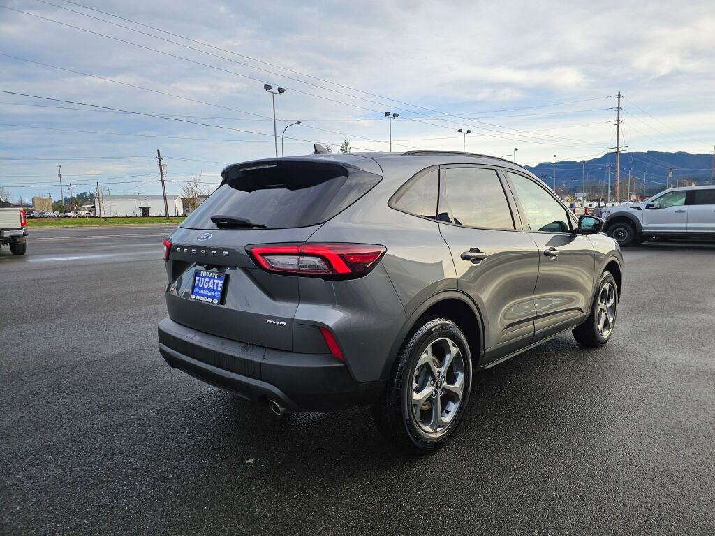 Certified 2025 Ford Escape ST-Line image 6