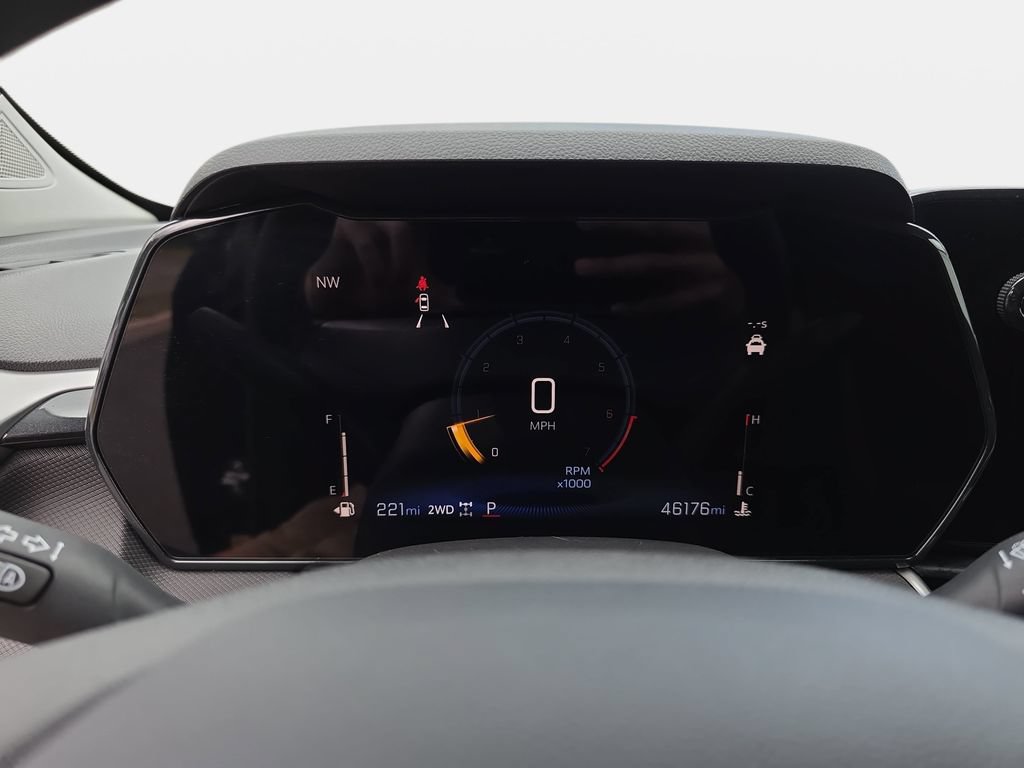 Used 2025 Chevrolet TrailBlazer LT AWD/4WD image 16