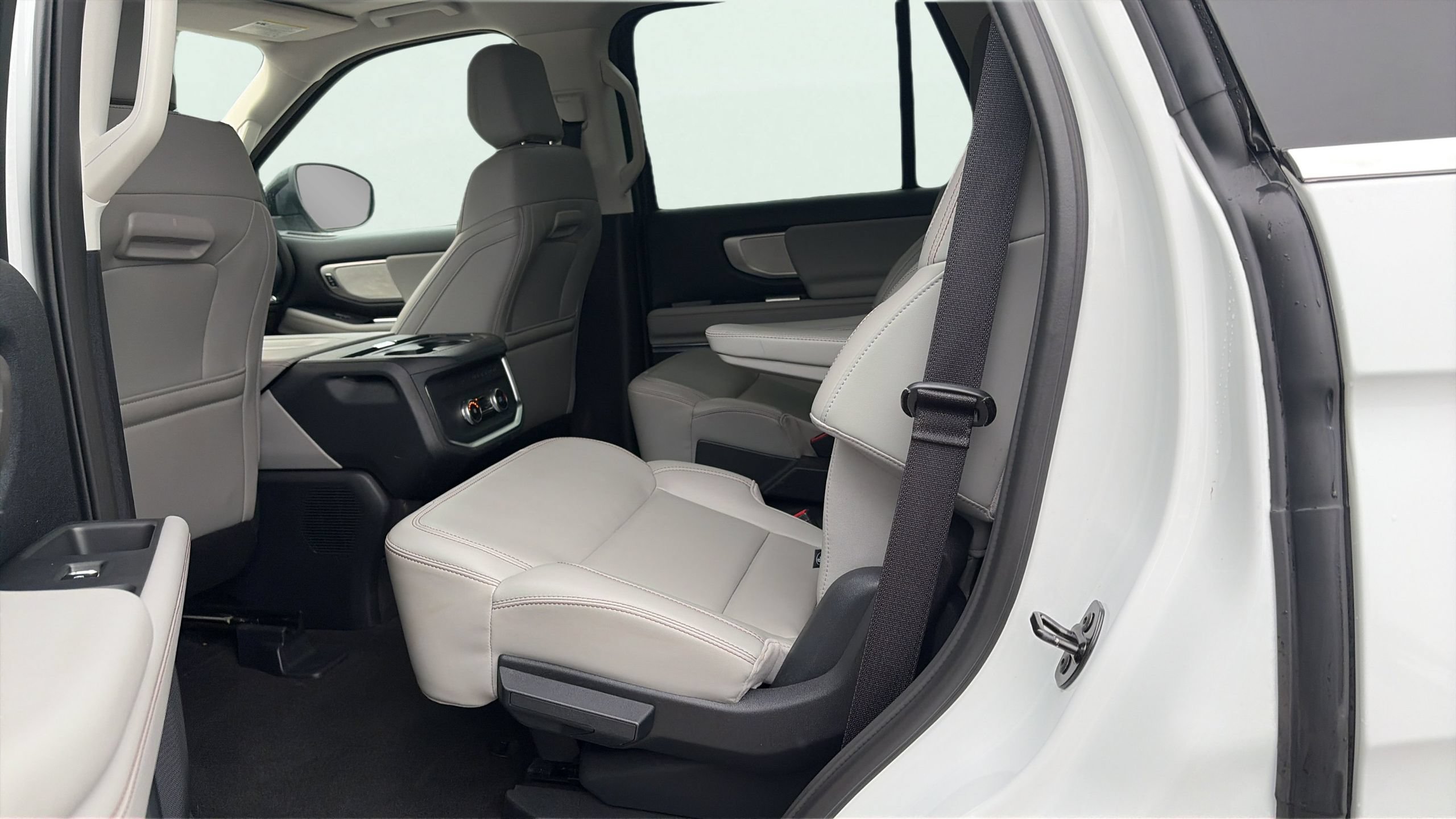 Certified 2025 Ford Expedition Active AWD/4WD image 13