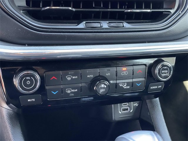 Used 2022 Jeep Compass Limited image 17