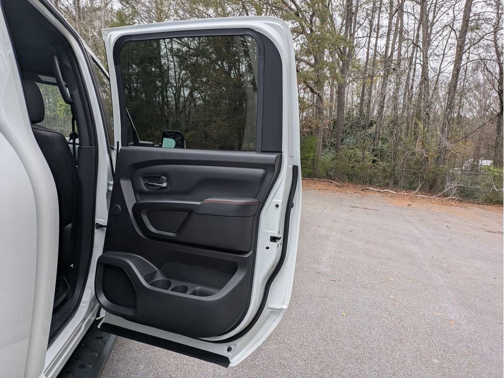 Used 2022 Nissan Titan PRO-4X image 28