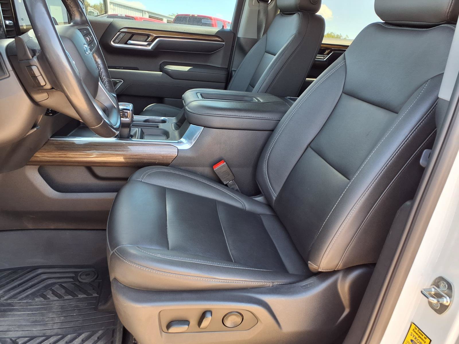 Used 2022 Chevrolet Silverado 1500 LT Trail Boss w/ LT Trail Boss Premium Package AWD/4WD image 9