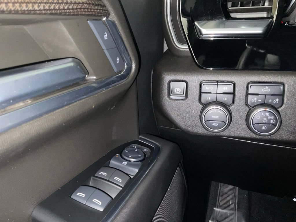 Used 2024 Chevrolet Silverado 1500 RST w/ Z71 Off-Road Package AWD/4WD image 20