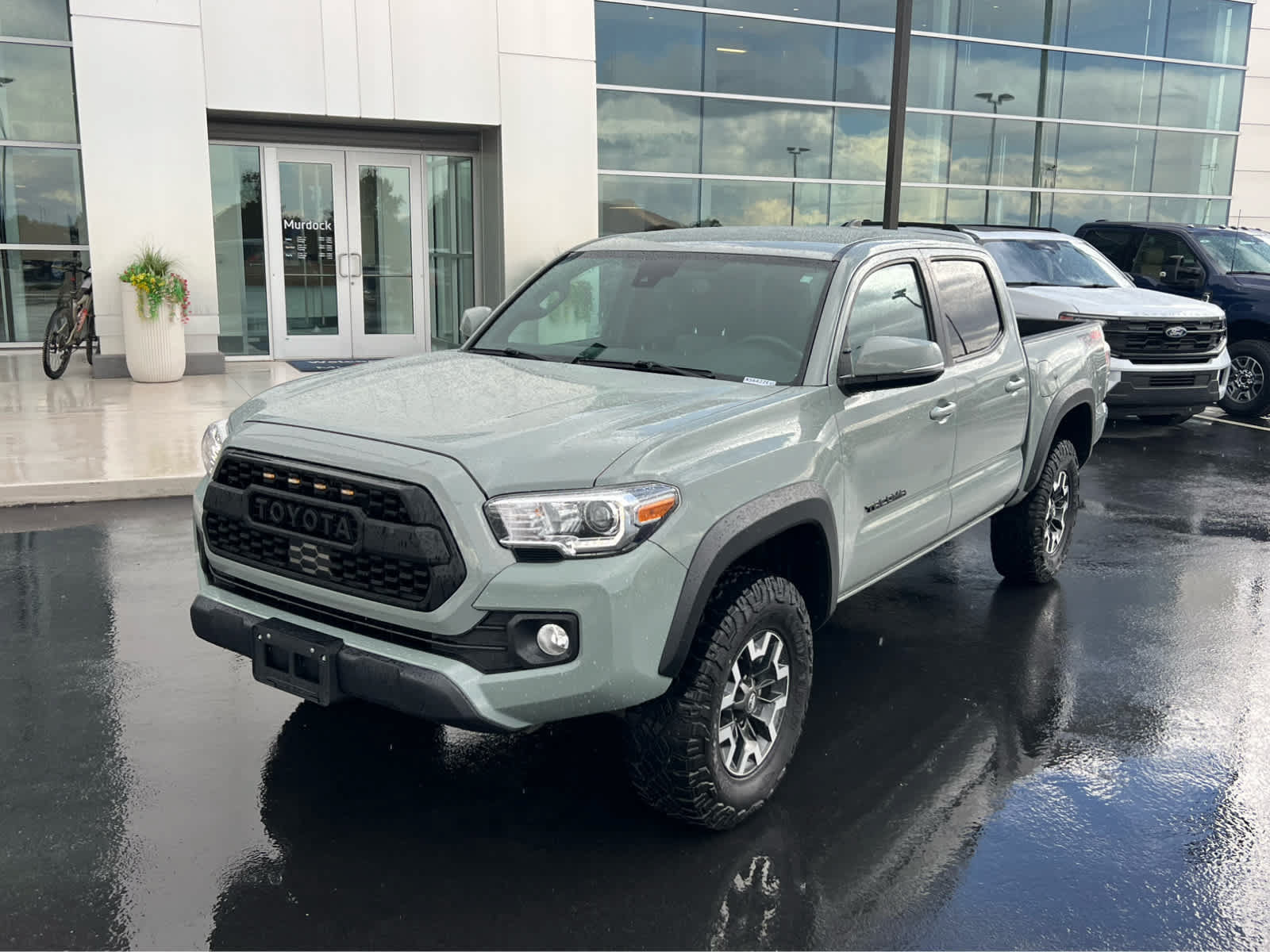Used 2022 Toyota Tacoma TRD Off-Road AWD/4WD image 2