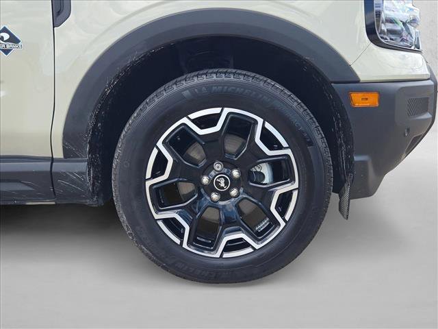 Certified 2025 Ford Bronco Sport Outer Banks w/ Outer Banks Tech Package+ AWD/4WD image 21