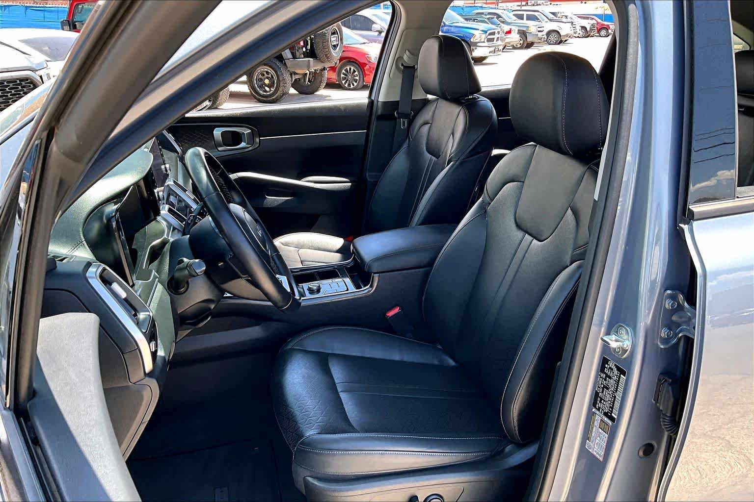 Used 2022 Kia Sorento S FWD image 8