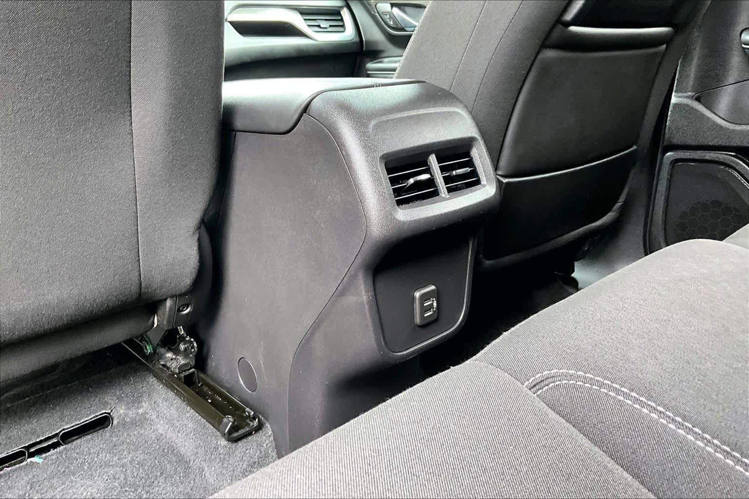 Used 2024 GMC Terrain SLE AWD/4WD image 36