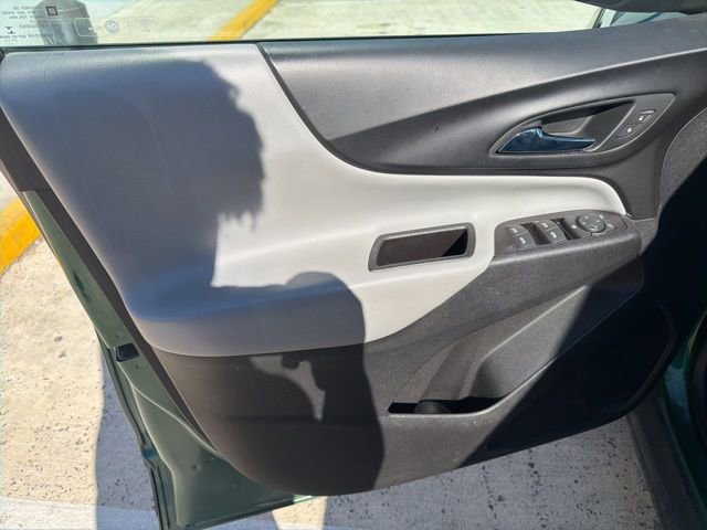 Used 2018 Chevrolet Equinox LS image 19