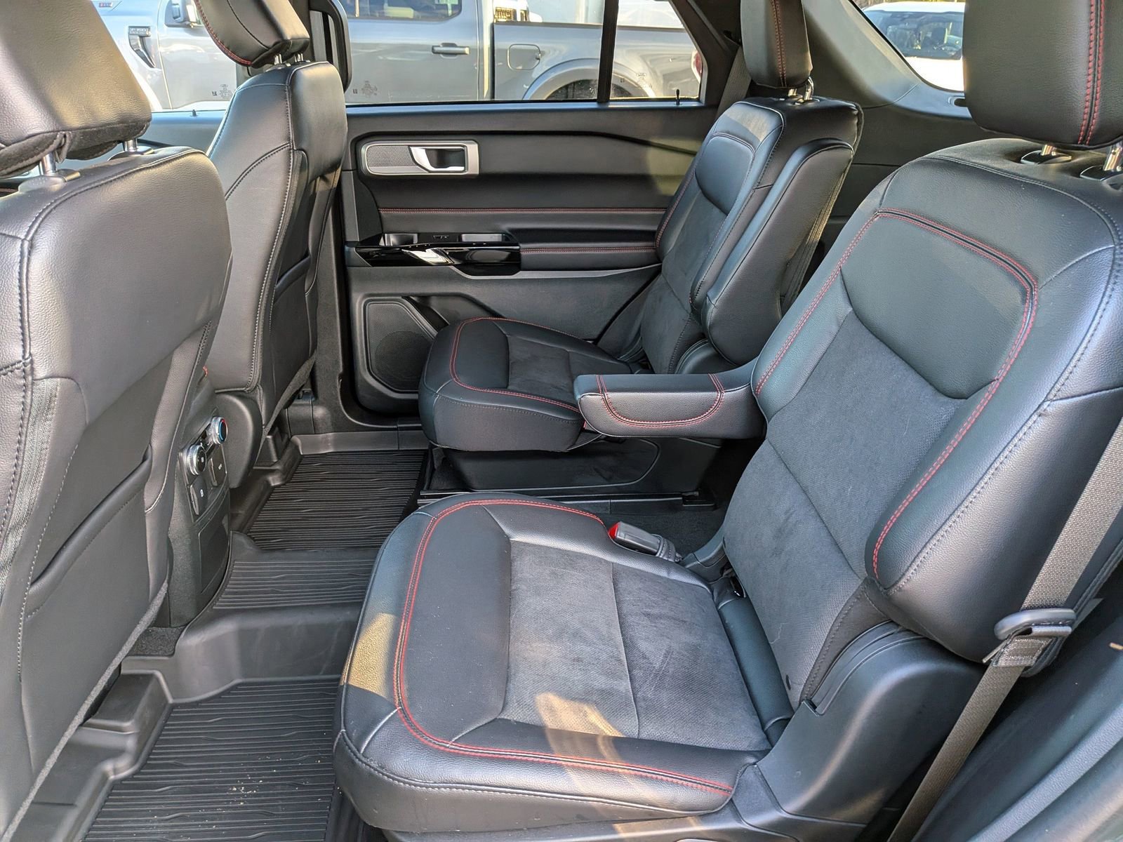 Certified 2023 Ford Explorer ST-Line w/ Class IV Trailer Tow Package image 16