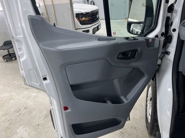 Certified 2019 Ford Transit 250 130 Low Roof w/ Exterior Upgrade Package image 25