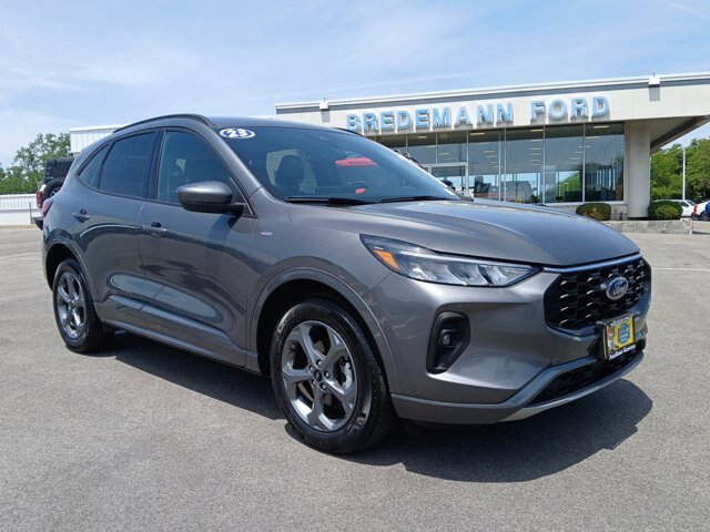 Certified 2023 Ford Escape ST-Line Select w/ Tech Pack #1 AWD/4WD image 2