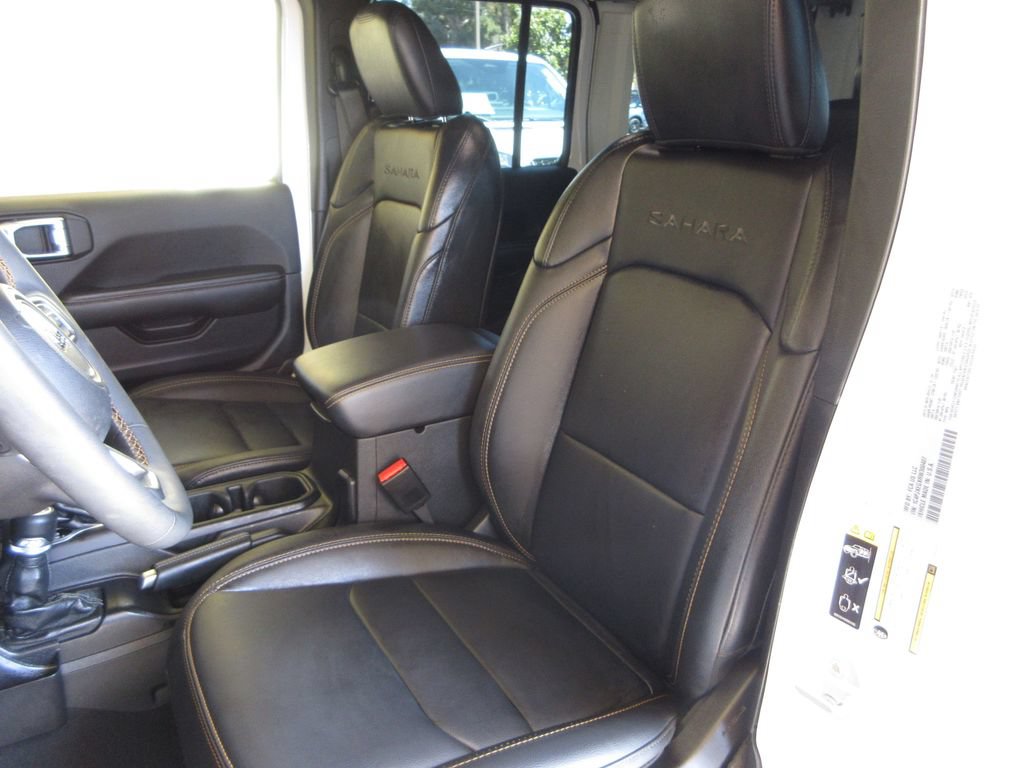 Used 2024 Jeep Wrangler Unlimited Sahara w/ Technology Group AWD/4WD image 11