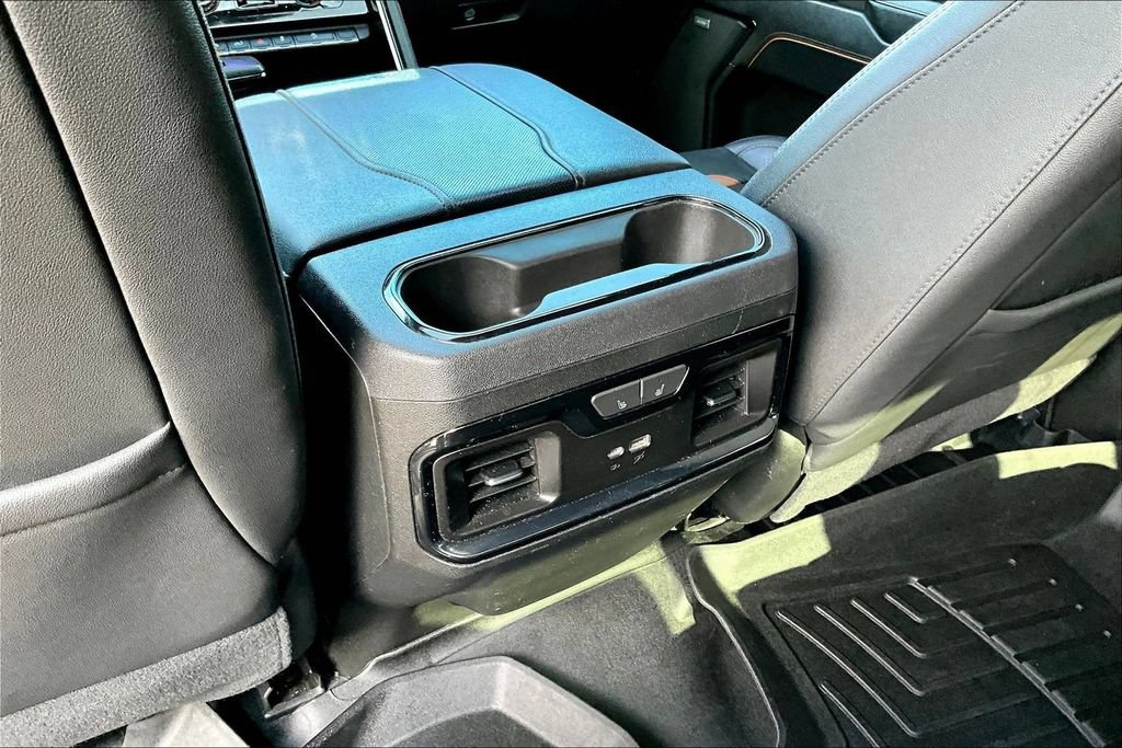 Used 2023 GMC Sierra 1500 AT4 w/ Technology Package AWD/4WD image 13