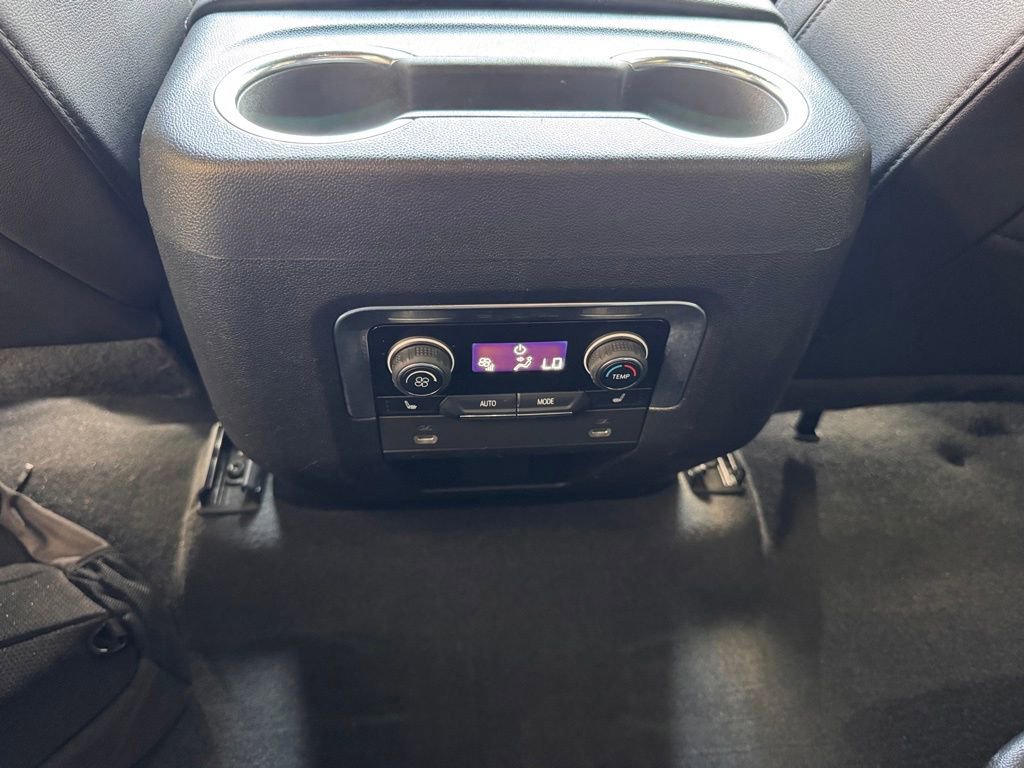 Used 2022 Chevrolet Tahoe Z71 w/ Luxury Package image 29