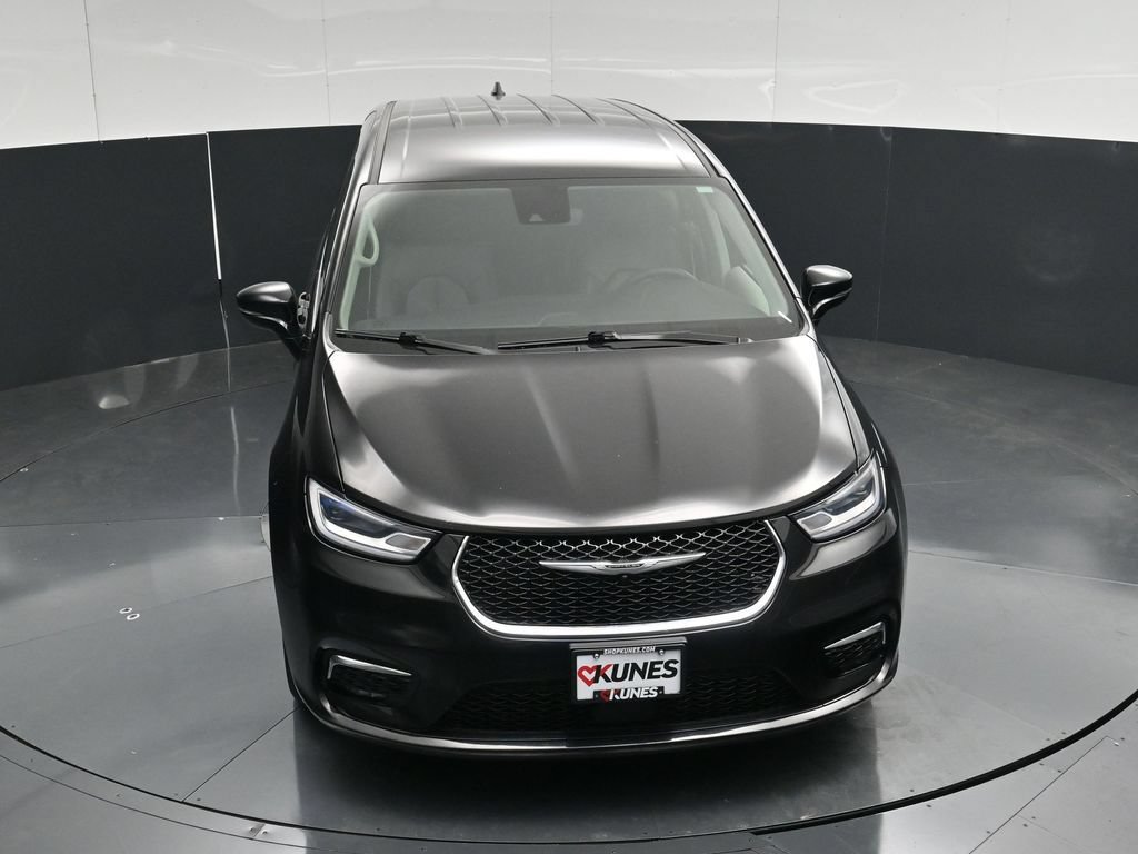 Used 2024 Chrysler Pacifica Touring-L FWD image 43
