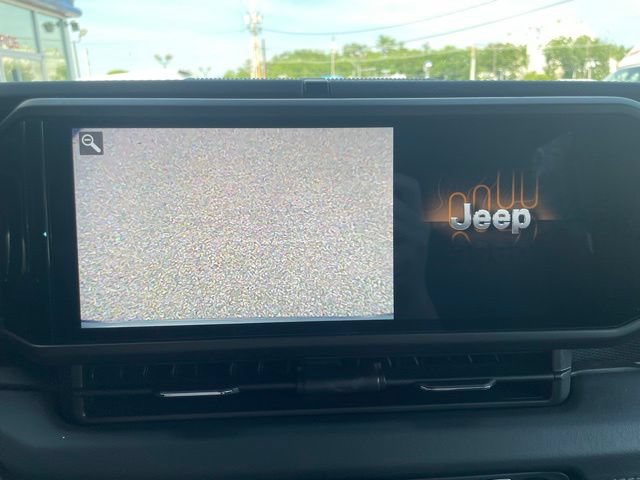 Used 2025 Jeep Gladiator Mojave w/ Convenience Group AWD/4WD image 26