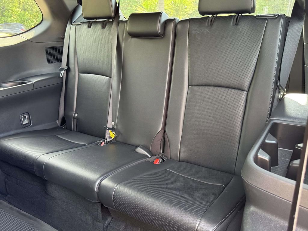 Used 2025 Toyota Grand Highlander AWD Hybrid image 16
