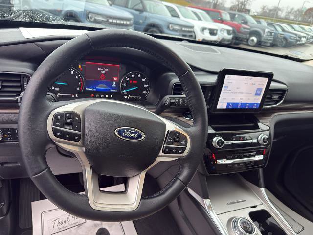 Certified 2023 Ford Explorer Limited w/ Equipment Group 301A image 9
