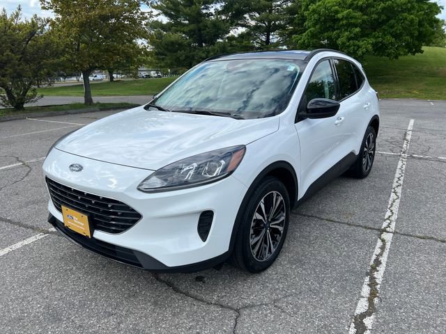 Certified 2022 Ford Escape SE w/ SE Sport Appearance Package AWD/4WD image 5