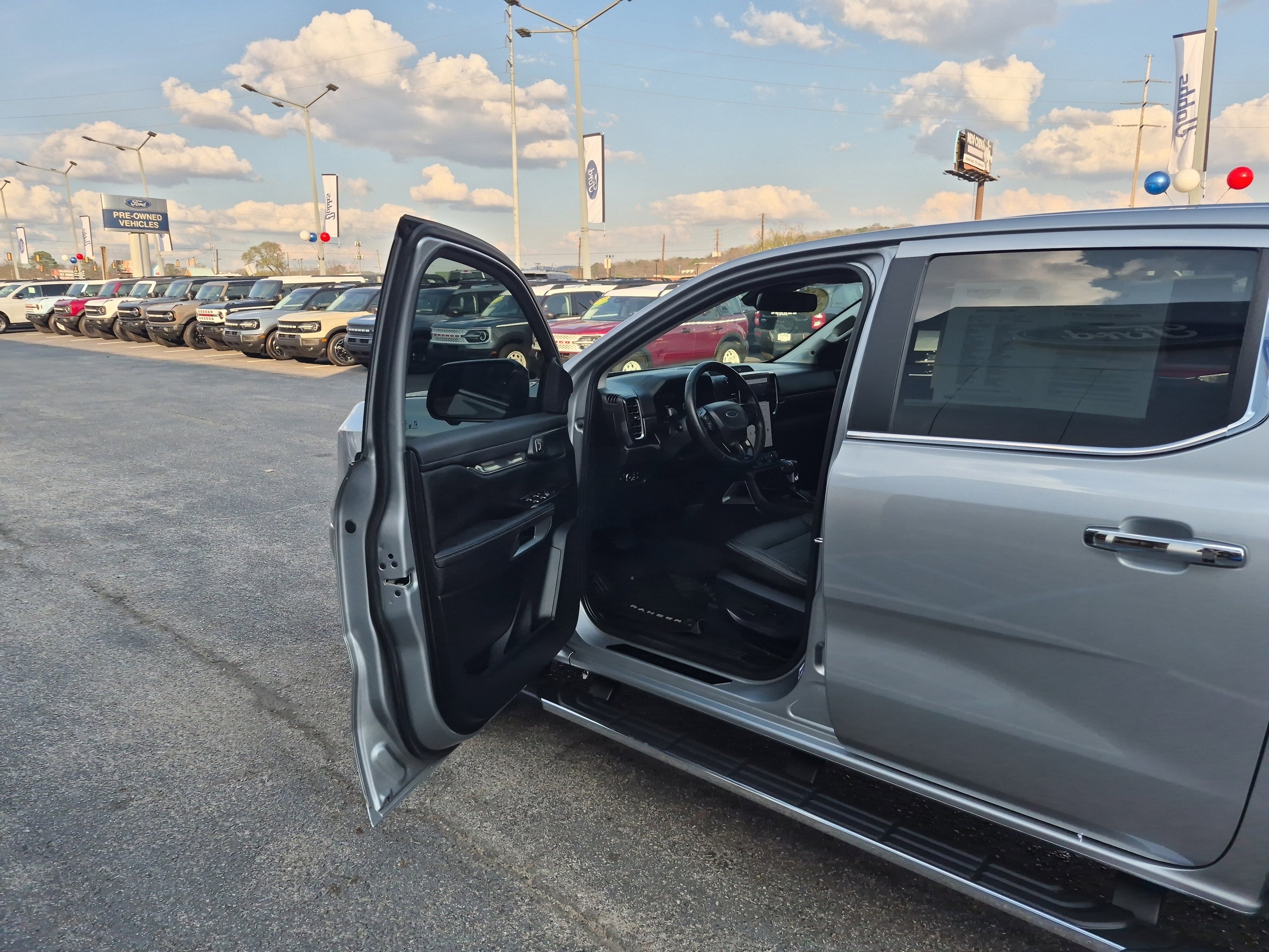 Certified 2024 Ford Ranger Lariat w/ Trailer Tow Package image 12