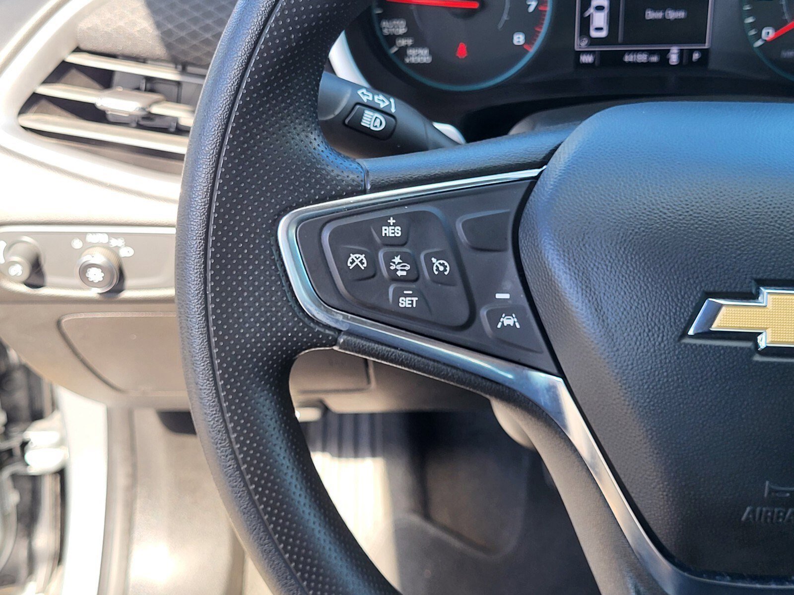 Used 2024 Chevrolet Malibu LT image 25