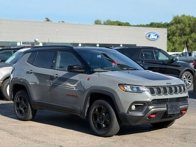 Used 2023 Jeep Compass Trailhawk AWD/4WD image 32