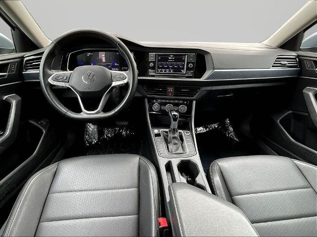 Used 2024 Volkswagen Jetta SE FWD image 7