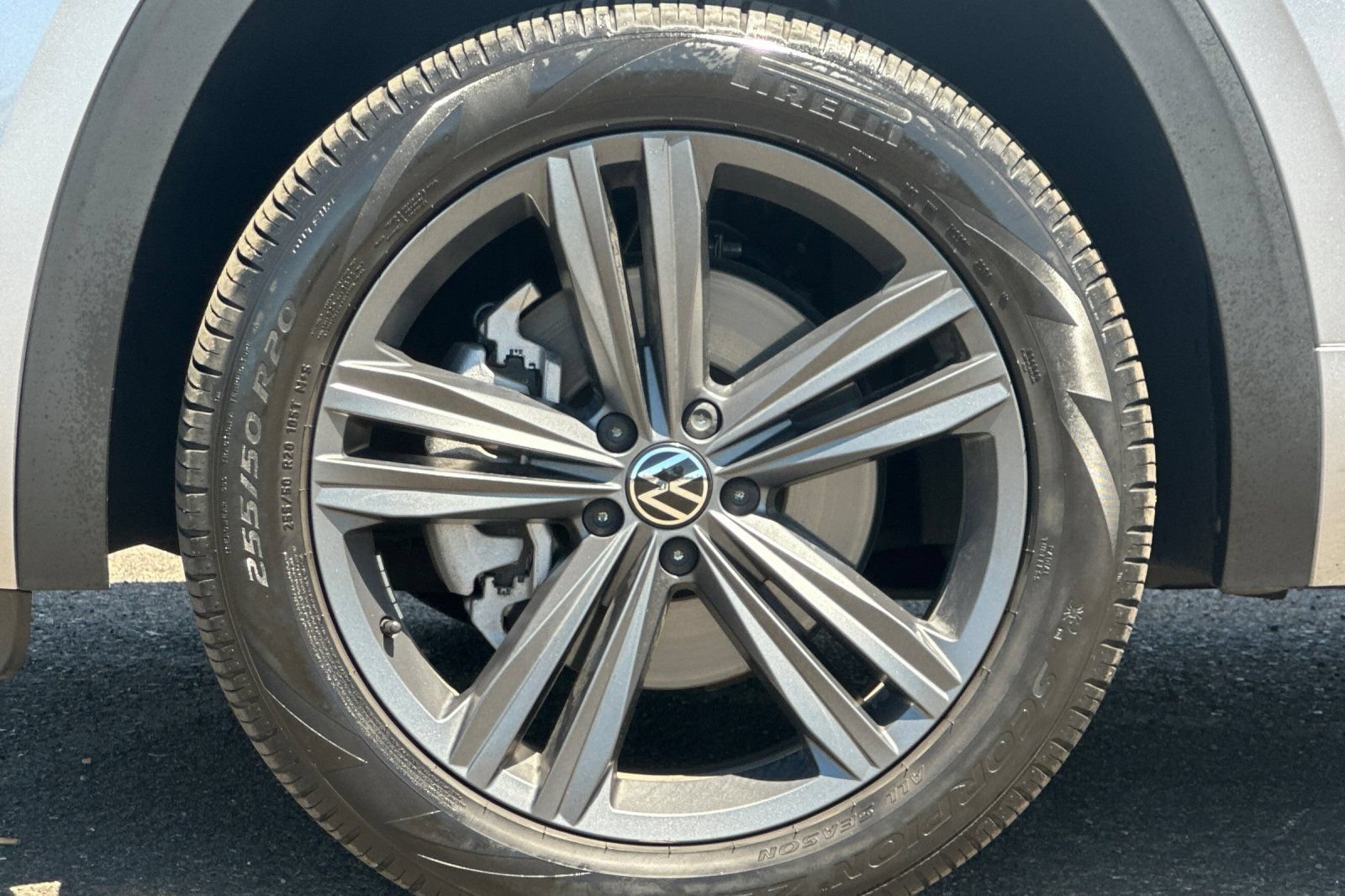 Used 2022 Volkswagen Atlas SEL R-Line AWD/4WD image 47