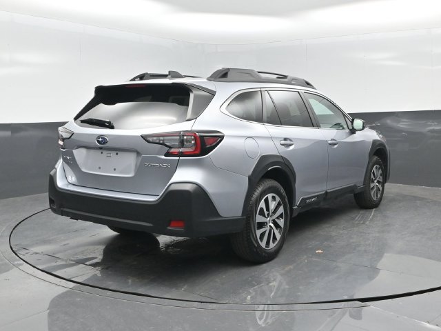 Used 2025 Subaru Outback Premium AWD/4WD image 20