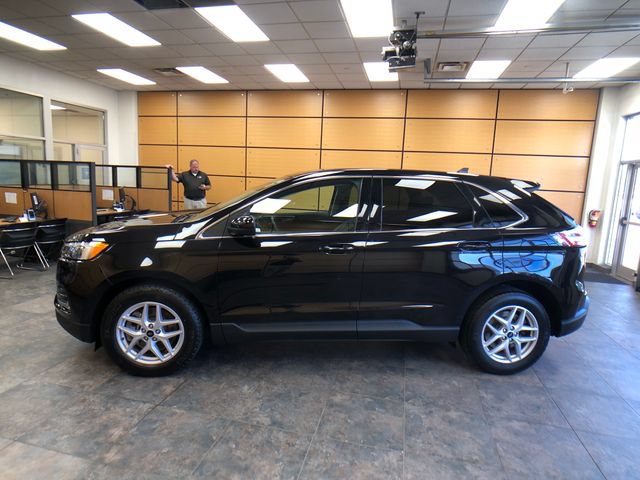 Certified 2024 Ford Edge SEL w/ Convenience Package AWD/4WD image 4