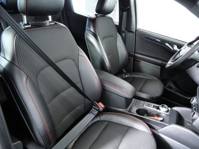 Certified 2024 Ford Escape ST-Line Select AWD/4WD image 11