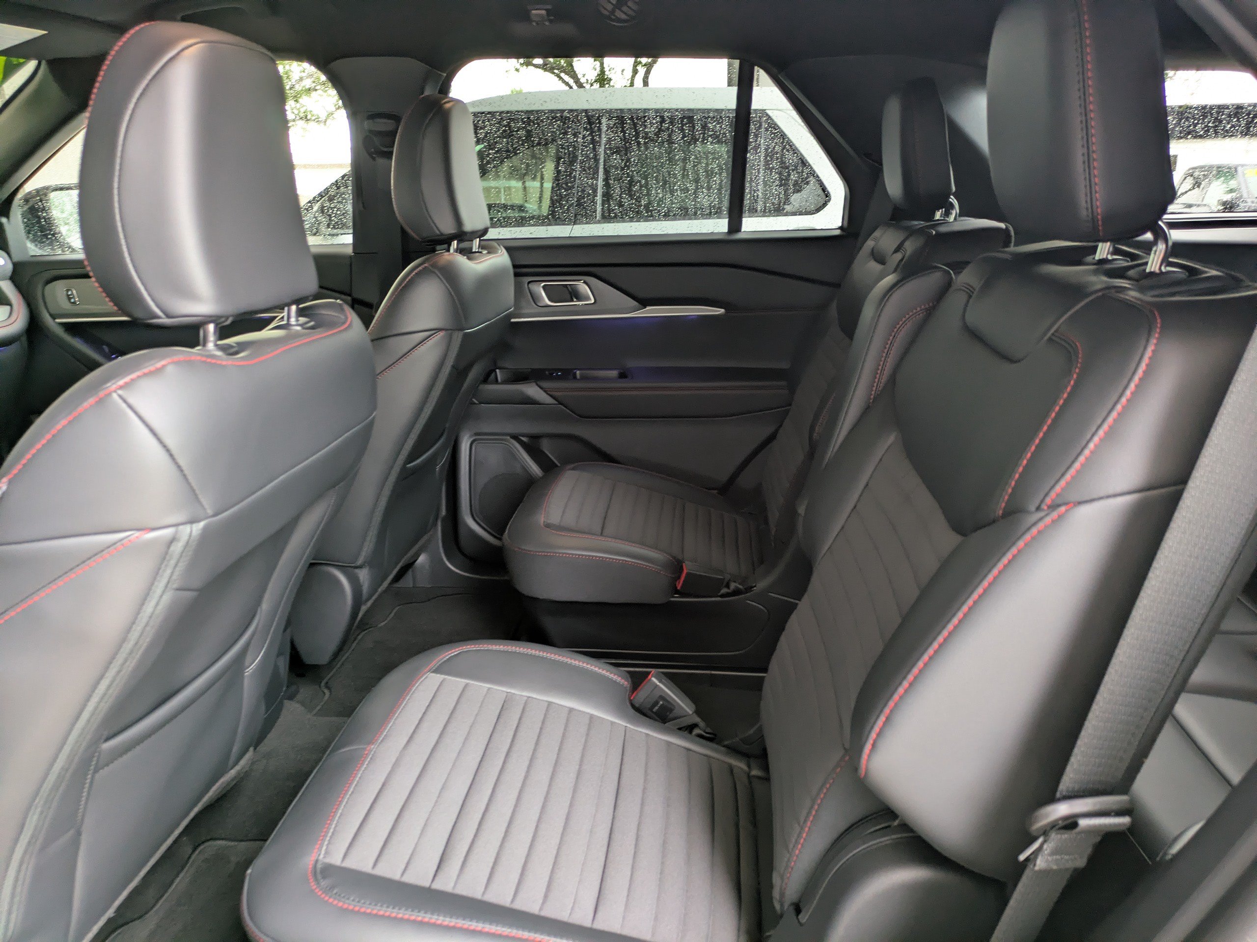 Certified 2026 Ford Explorer ST-Line w/ ST-Line Street Pack RWD image 16
