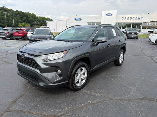 Used 2020 Toyota RAV4 XLE w/ Convenience Package AWD/4WD image 3