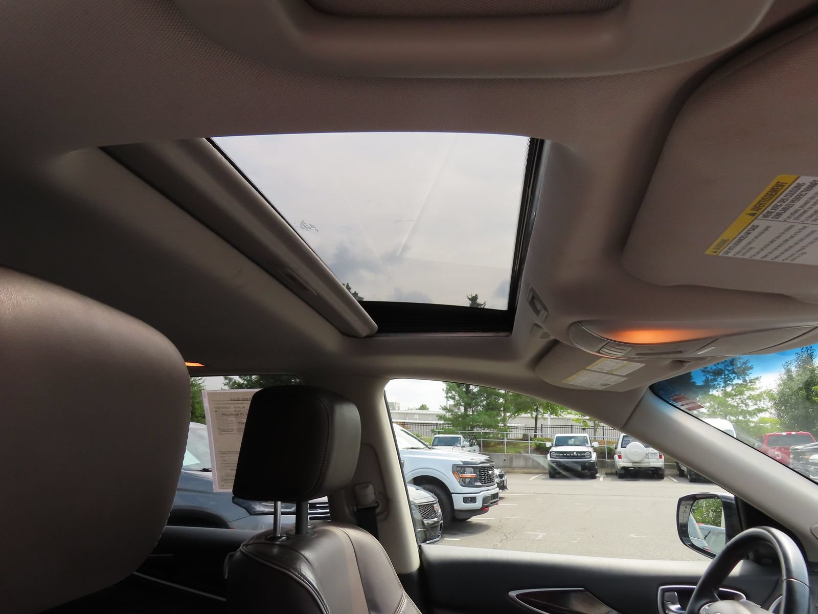 Used 2018 INFINITI QX60 Luxe w/ Deluxe Technology Package AWD/4WD image 34