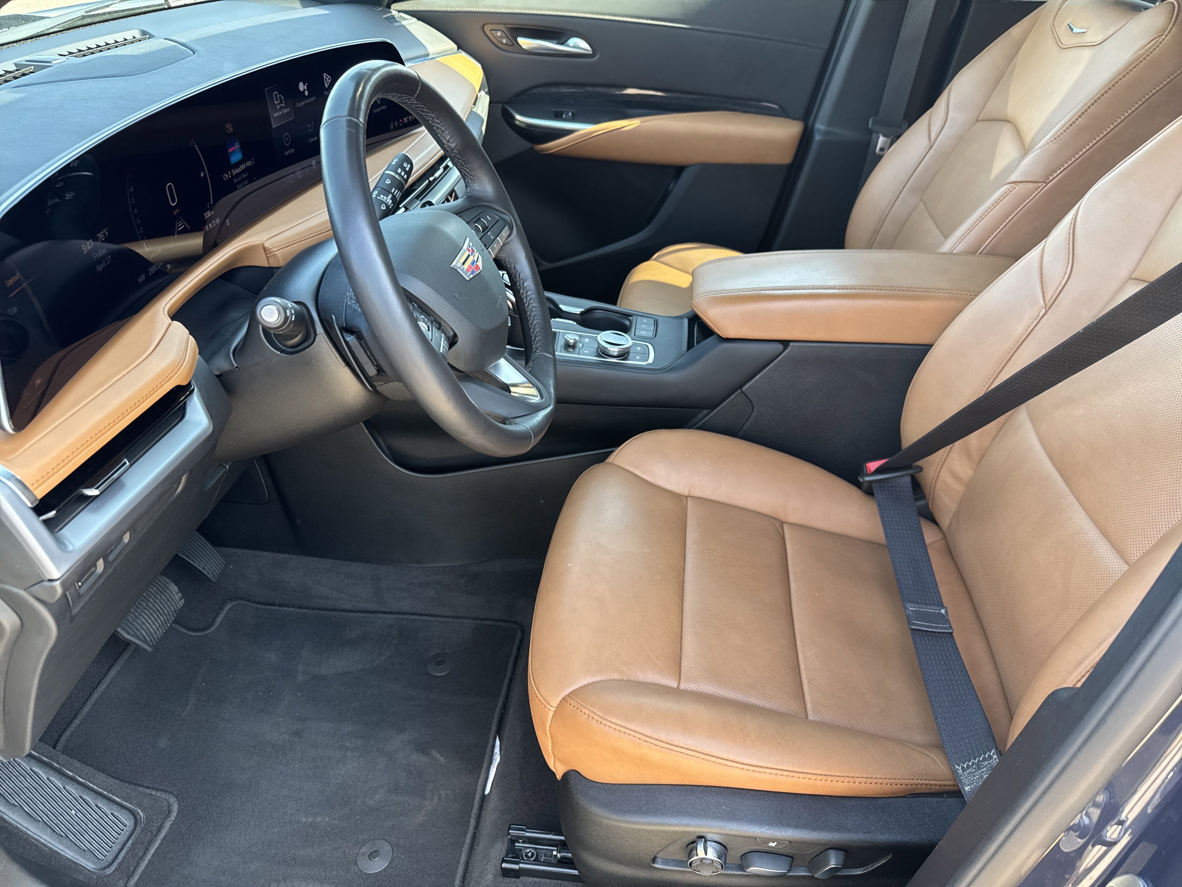 Used 2024 Cadillac XT4 Premium Luxury image 10