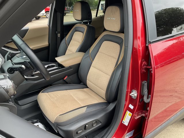Used 2025 Chevrolet Equinox ACTIV w/ Safety and Technology Package FWD image 8