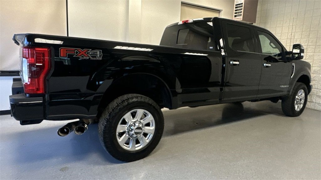 Certified 2017 Ford F350 Platinum w/ Platinum Ultimate Package image 8