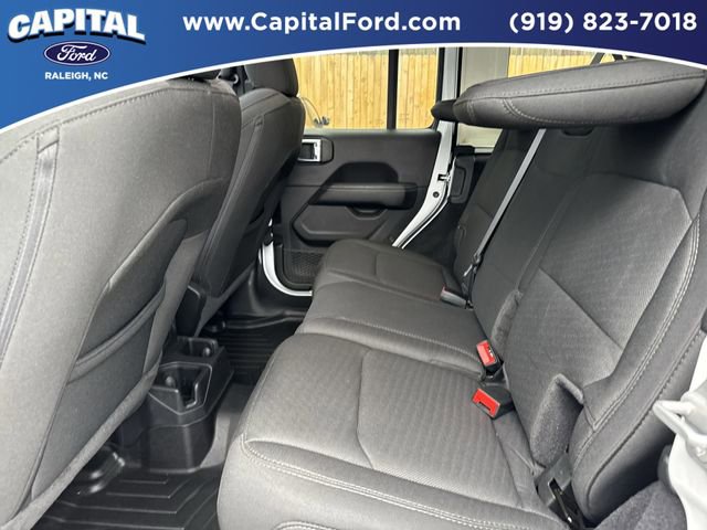 Used 2022 Jeep Wrangler Unlimited Sahara image 16