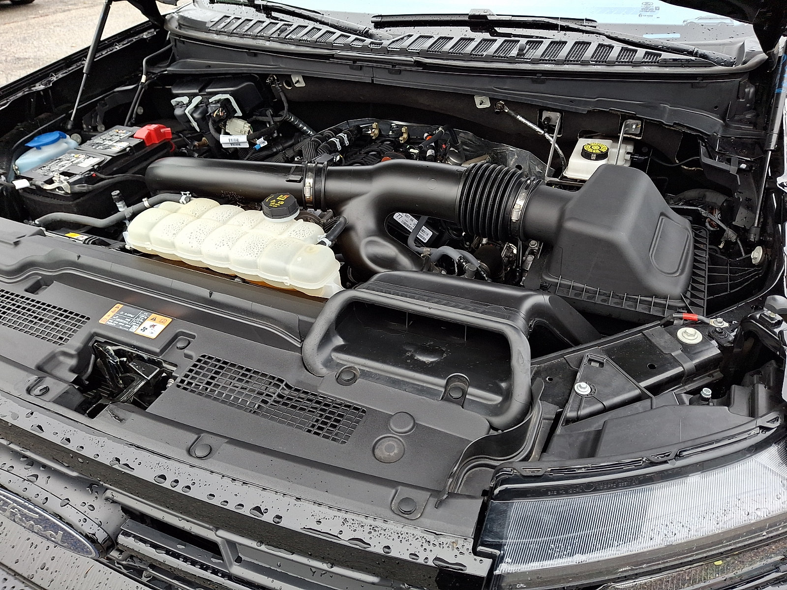 Certified 2025 Ford Expedition Active AWD/4WD image 31