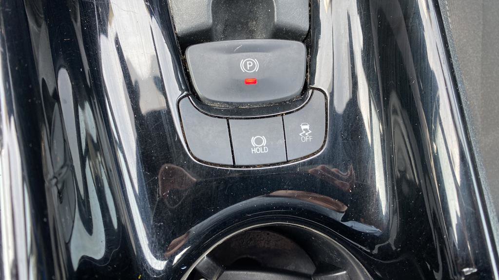 Used 2020 Toyota C-HR XLE FWD image 12