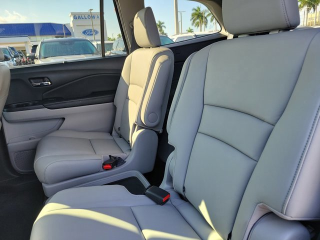 Used 2020 Honda Pilot Touring image 17